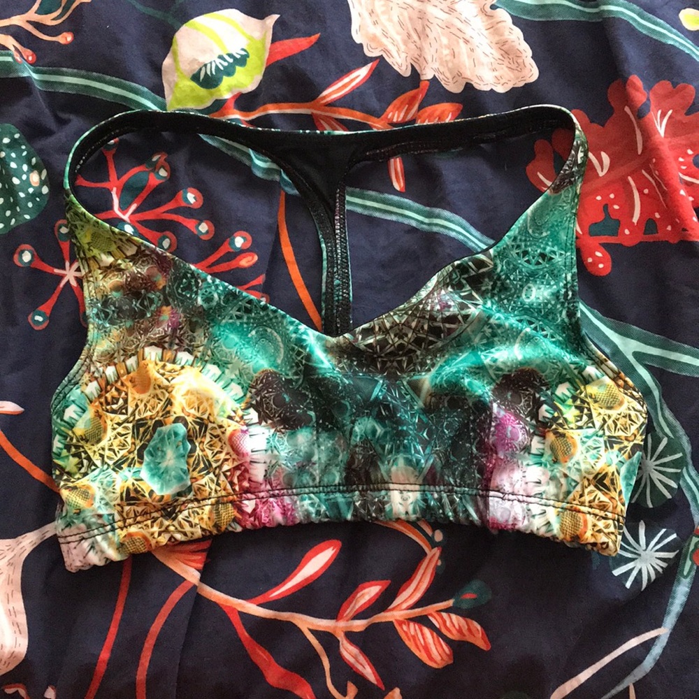 ONZIE pattern sports bra